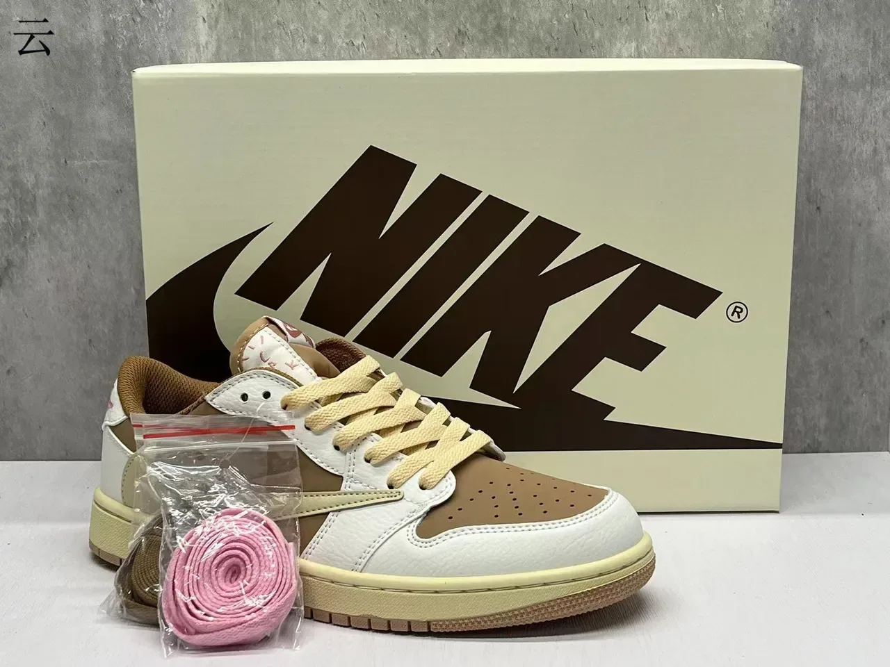 Nike White Beige Low-Top Layered Leather Lifestyle Sneakers 7