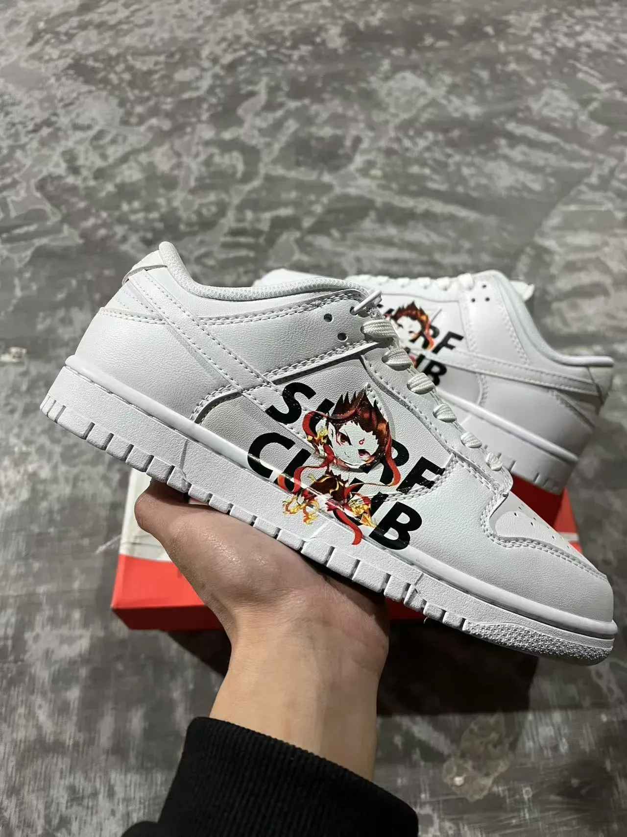 Nike White Black Low-Top Leather Upper Lifestyle Sneakers 2