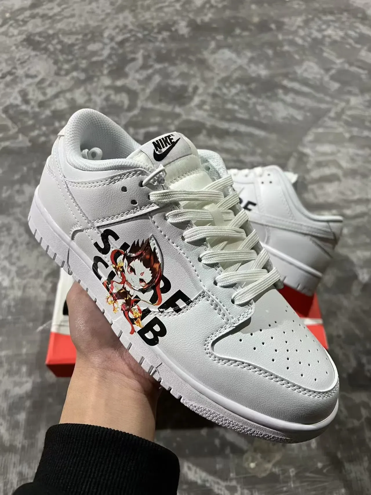 Nike White Black Low-Top Leather Upper Lifestyle Sneakers 3