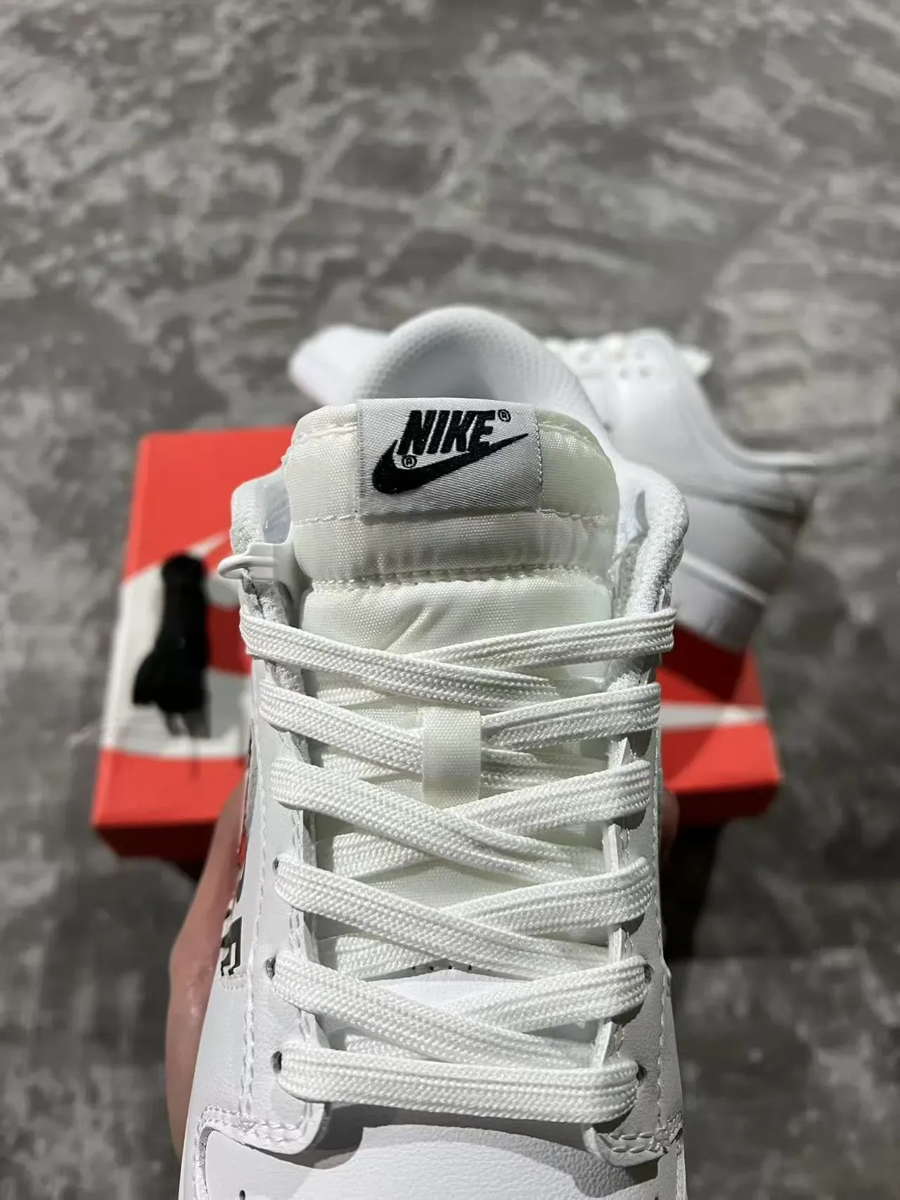 Nike White Black Low-Top Leather Upper Lifestyle Sneakers 5