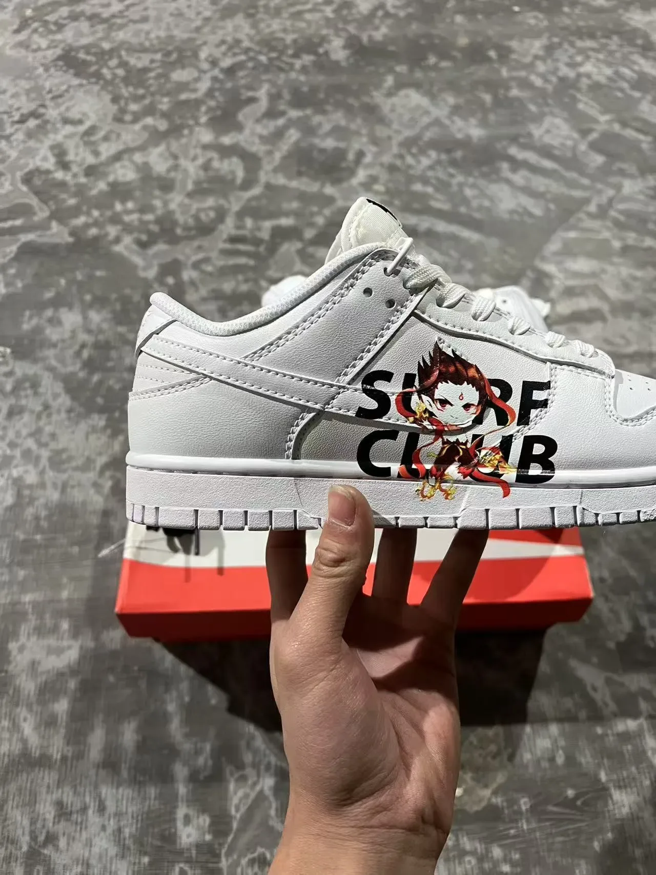Nike White Black Low-Top Leather Upper Lifestyle Sneakers 8