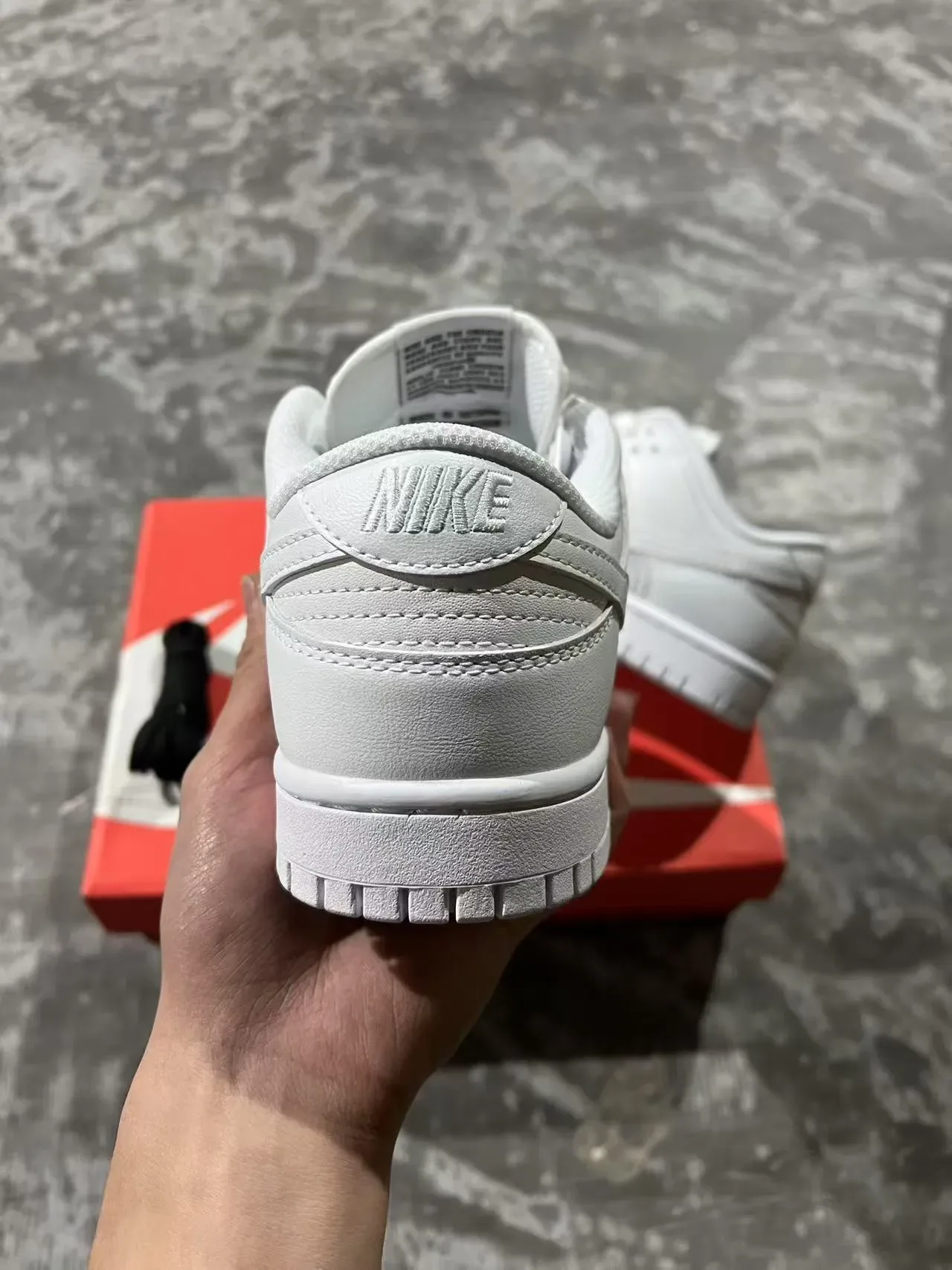 Nike White Black Low-Top Leather Upper Lifestyle Sneakers 9