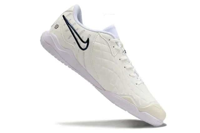 Nike Chaussures de football indoor blanches et noires tige synthétique matelée maille perforée ventilation 2