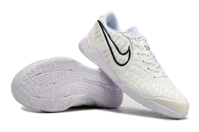 Nike Chaussures de football indoor blanches et noires tige synthétique matelée maille perforée ventilation 4