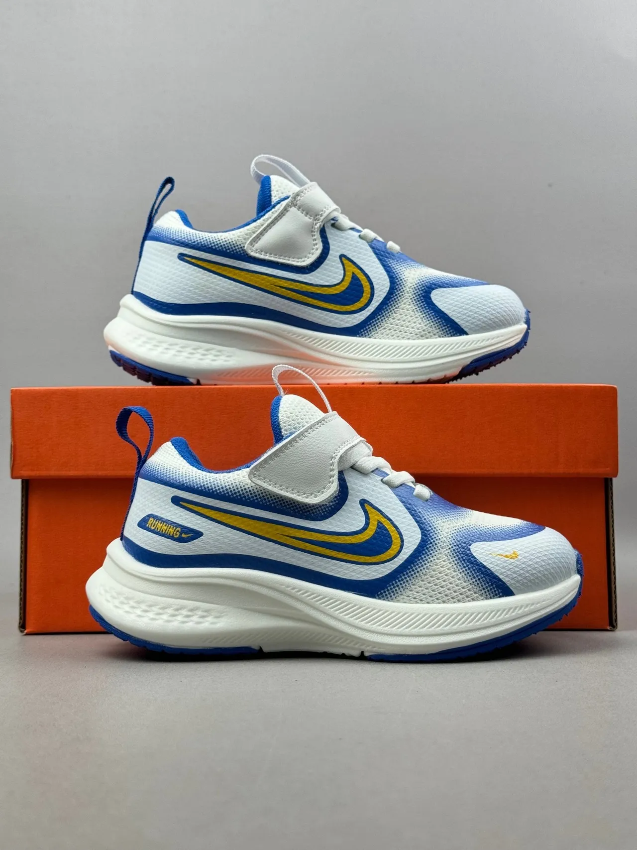 Nike White Blue Breathable Mesh Upper Color-Blocked Swoosh Running Shoes 3