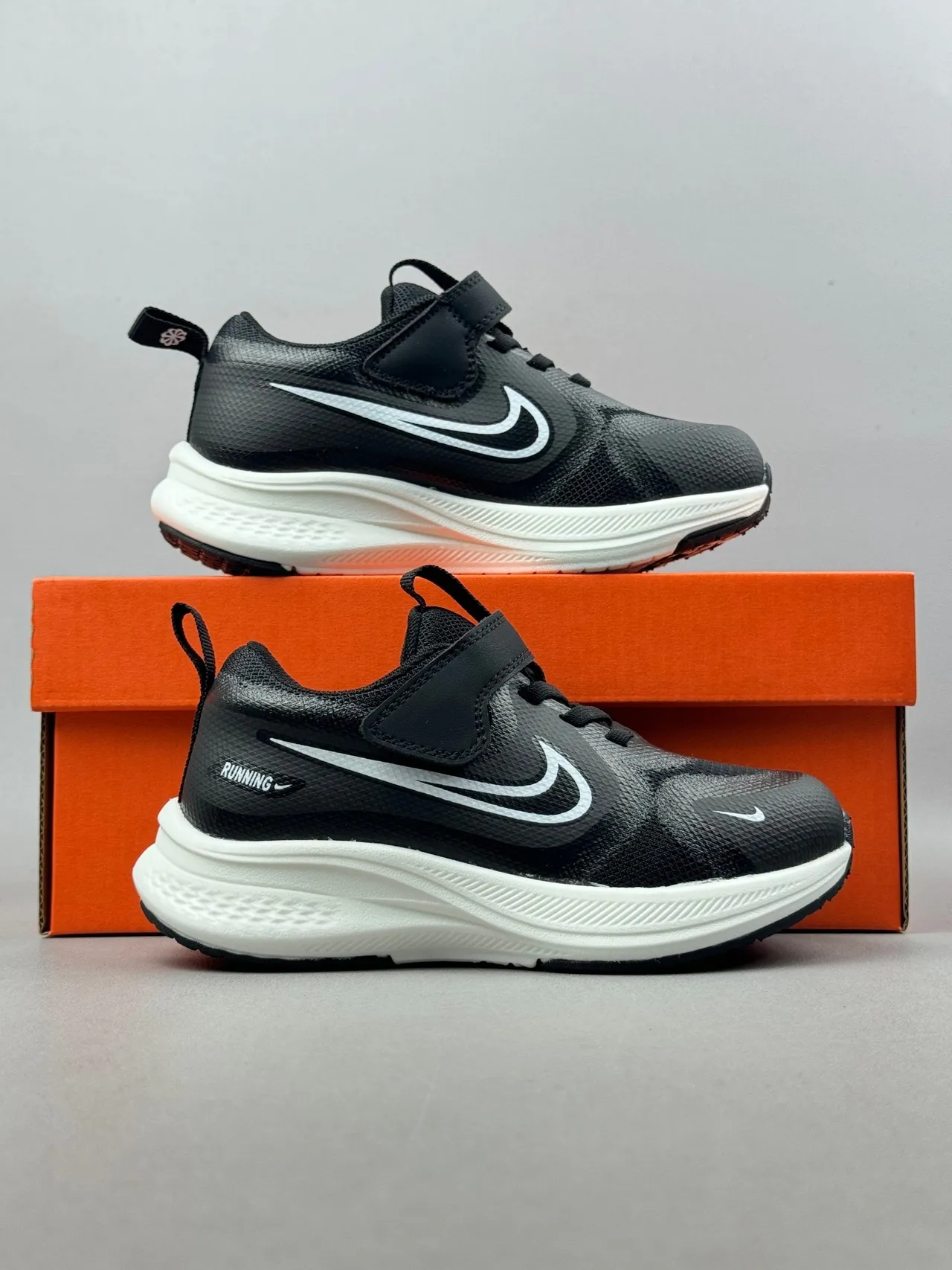 Nike White Blue Breathable Mesh Upper Color-Blocked Swoosh Running Shoes 4