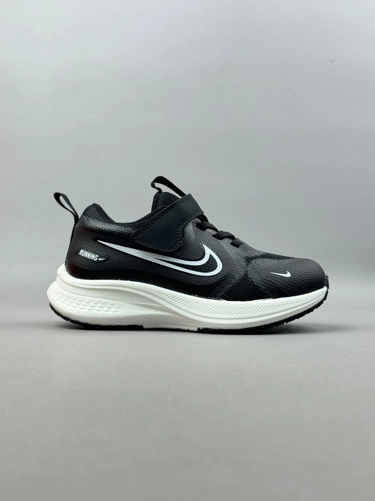 Nike White Blue Breathable Mesh Upper Color-Blocked Swoosh Running Shoes 16