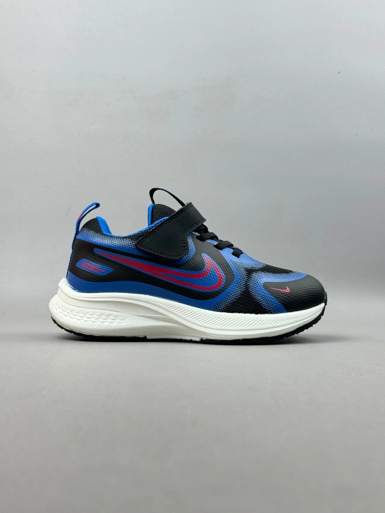 Nike White Blue Breathable Mesh Upper Color-Blocked Swoosh Running Shoes 24