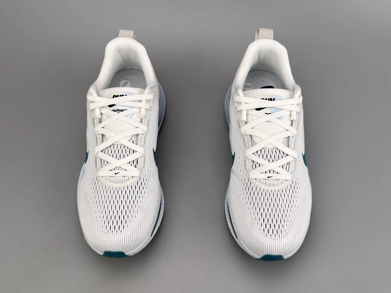 Nike White Blue Engineered Knit Upper ZoomX Cushioning Window Running Shoes 7