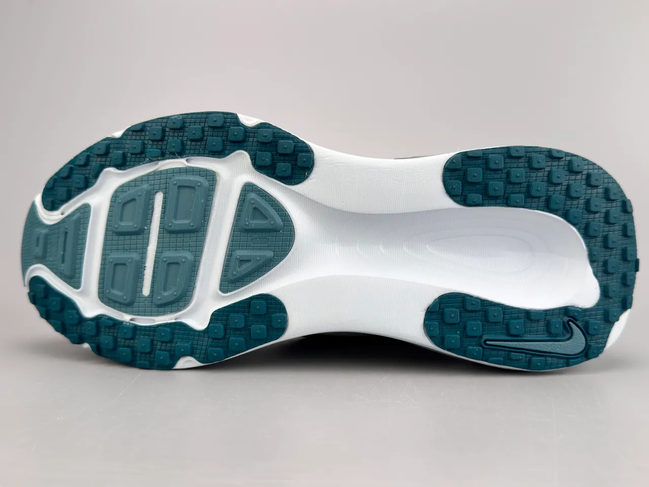 Nike White Blue Engineered Knit Upper ZoomX Cushioning Window Running Shoes 8