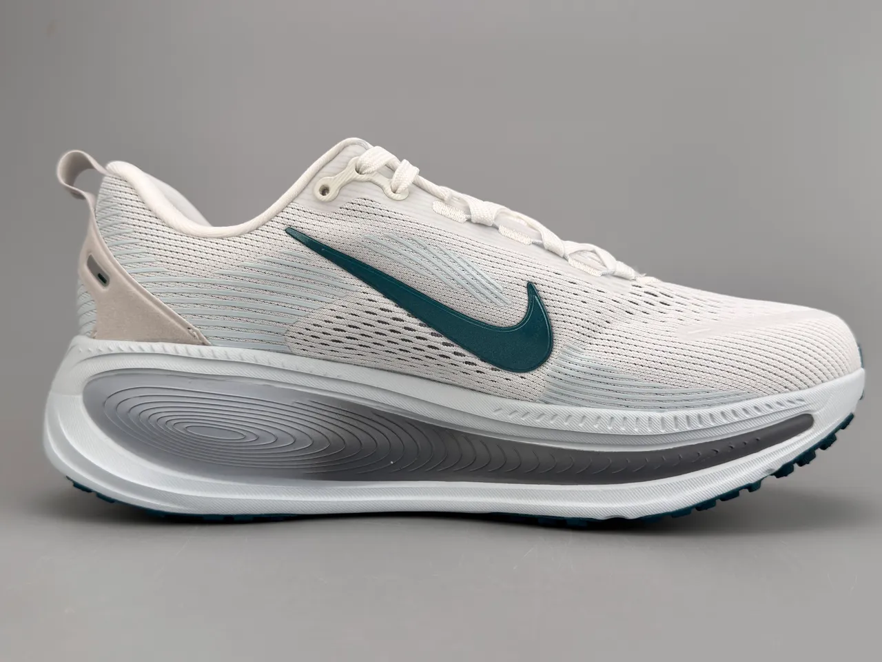 Nike White Blue Engineered Knit Upper ZoomX Cushioning Window Running Shoes 10