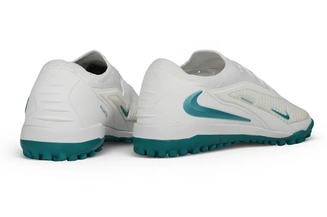 Nike Chaussures de football pour gazon blanc et bleu avec upper en maille et col intégré 5