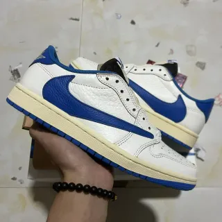 Nike White Blue Low-Top Leather Upper Lifestyle Sneakers
