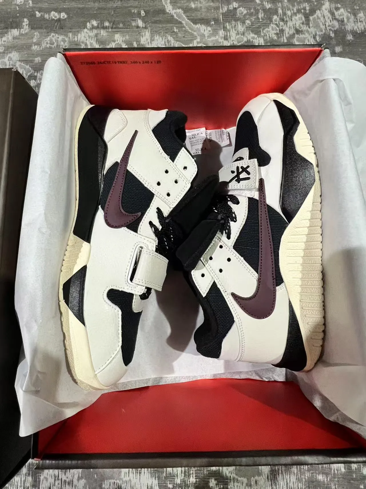 Nike White Burgundy Layered Upper Strap-Accented Vamp Lifestyle Sneakers 9