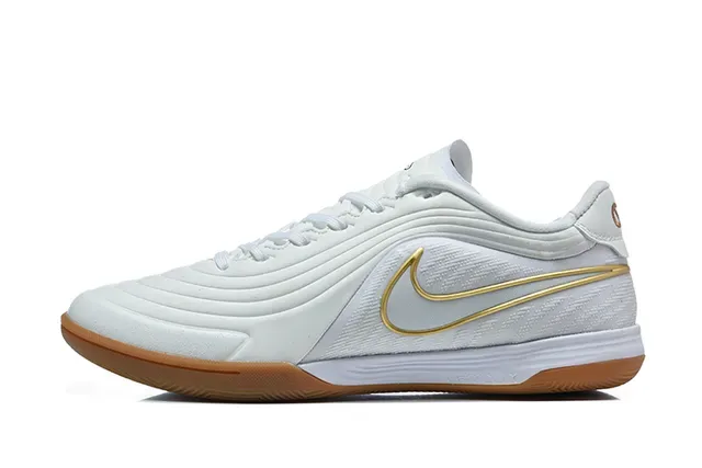 Nike White Gold Low-Top Gum Sole Indoor Soccer Shoes 10