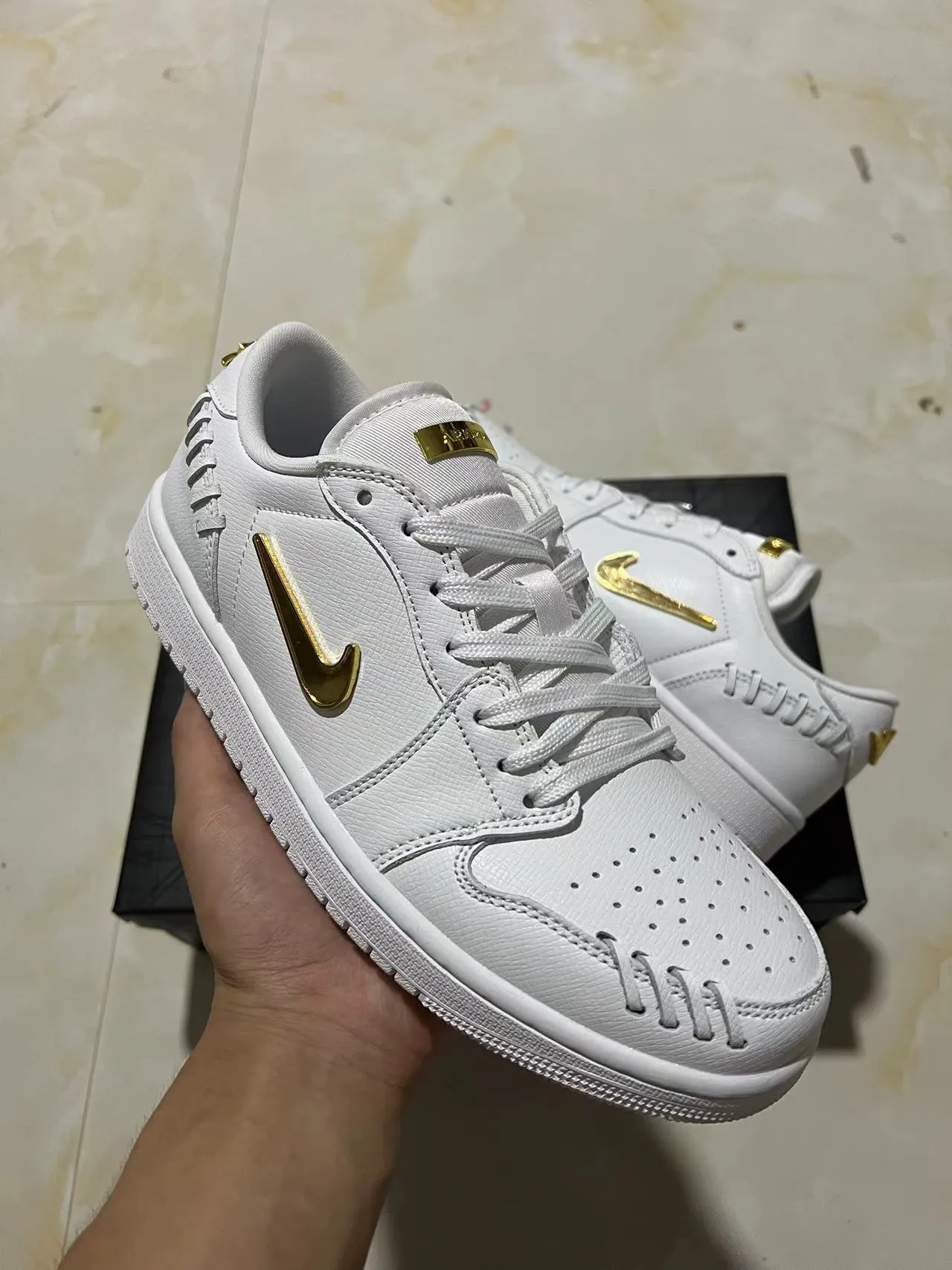 Nike White Gold Textured Leather Upper Metallic Swoosh Lifestyle Sneakers 2