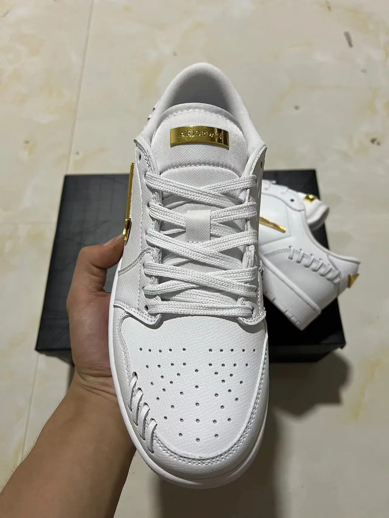 Nike White Gold Textured Leather Upper Metallic Swoosh Lifestyle Sneakers 3