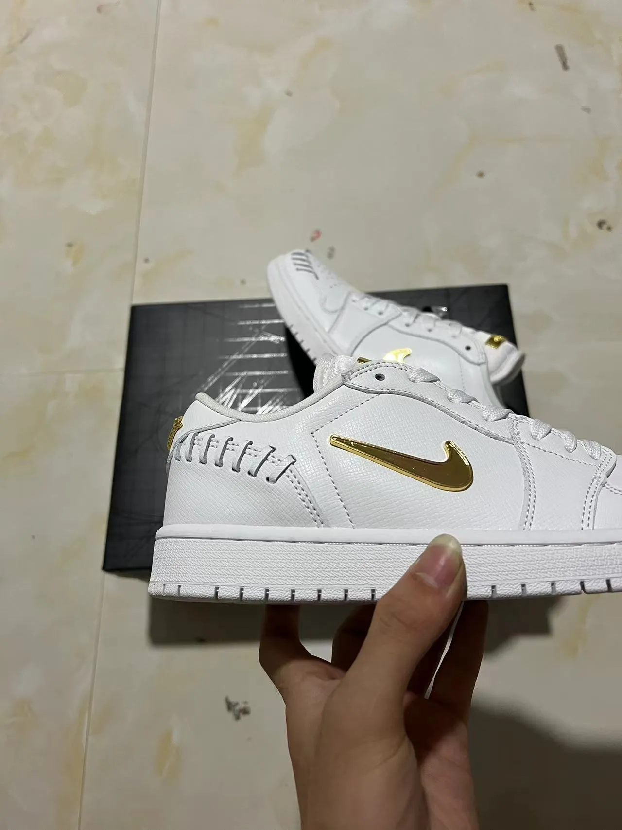 Nike White Gold Textured Leather Upper Metallic Swoosh Lifestyle Sneakers 7