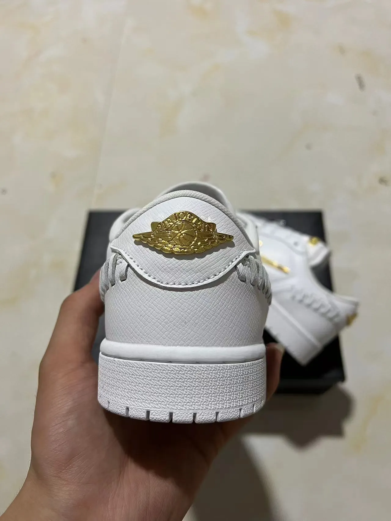 Nike White Gold Textured Leather Upper Metallic Swoosh Lifestyle Sneakers 8