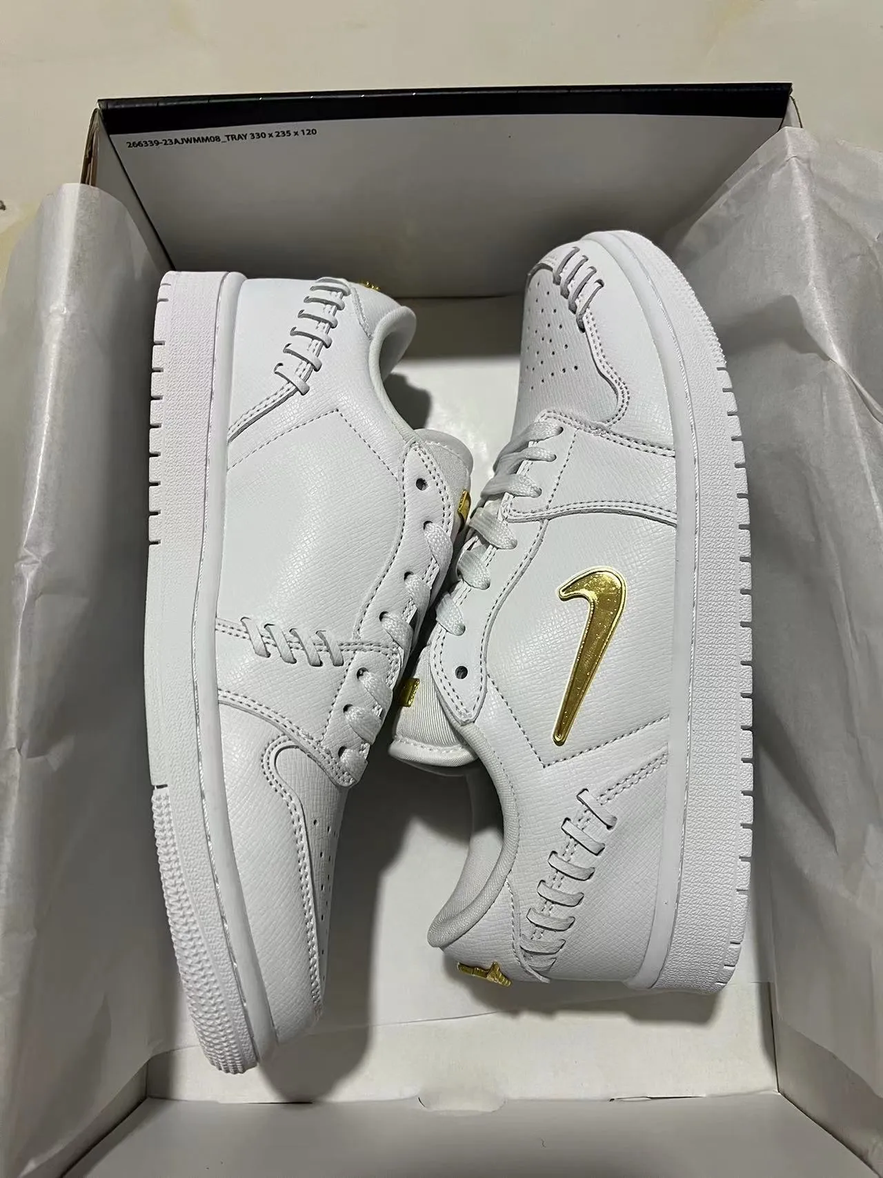 Nike White Gold Textured Leather Upper Metallic Swoosh Lifestyle Sneakers 9