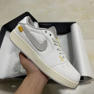 Nike White Gray Canvas Upper Suede Swoosh Lifestyle Sneakers