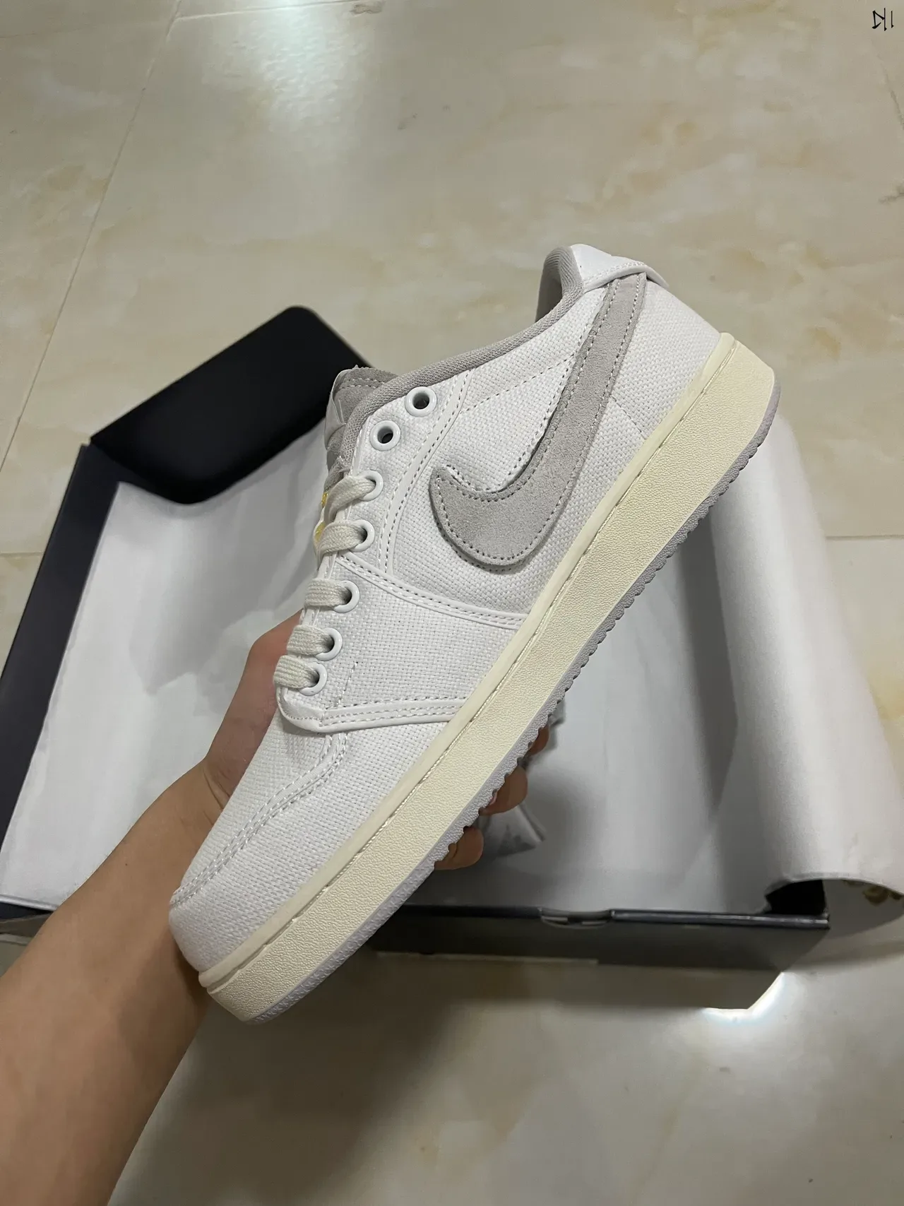 Nike White Gray Canvas Upper Suede Swoosh Lifestyle Sneakers 5