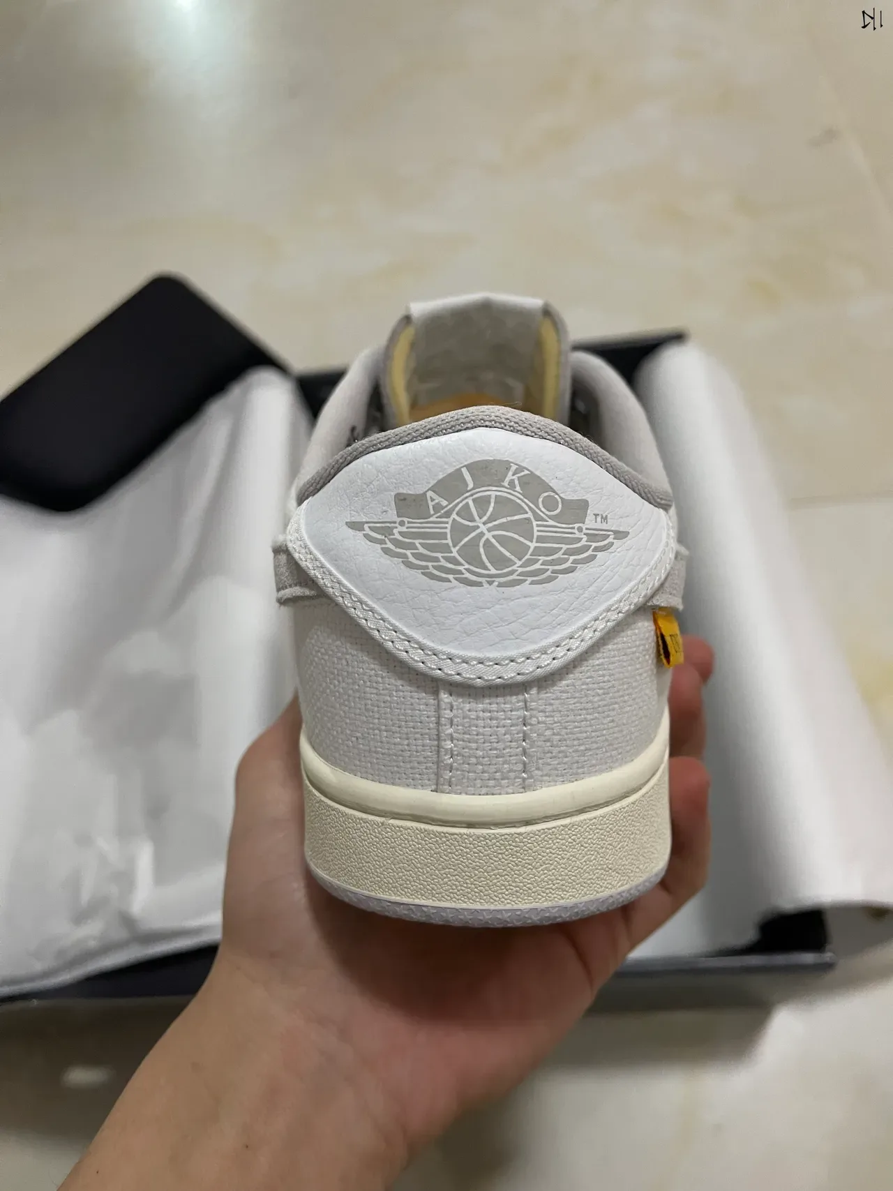 Nike White Gray Canvas Upper Suede Swoosh Lifestyle Sneakers 7