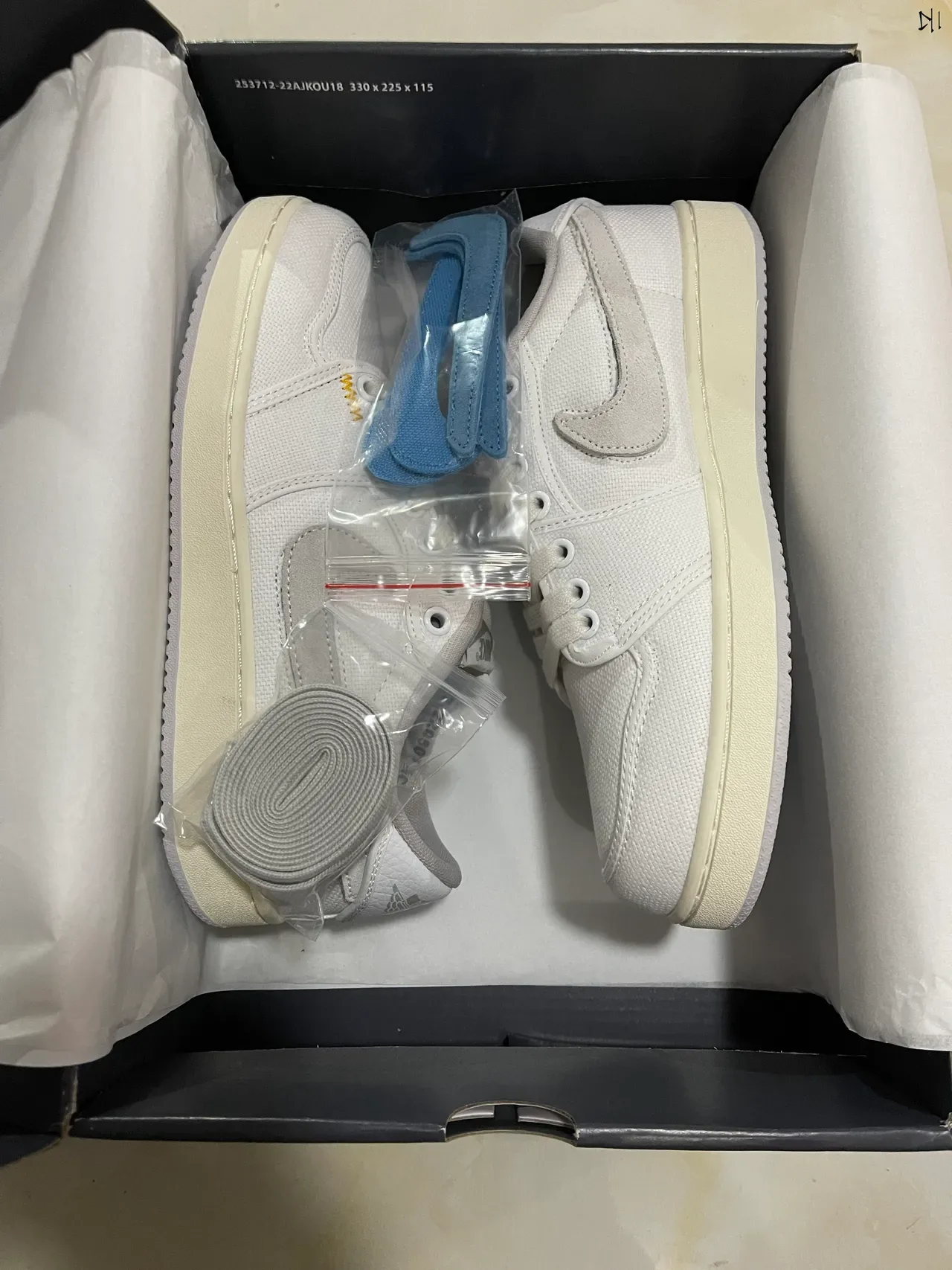 Nike White Gray Canvas Upper Suede Swoosh Lifestyle Sneakers 9