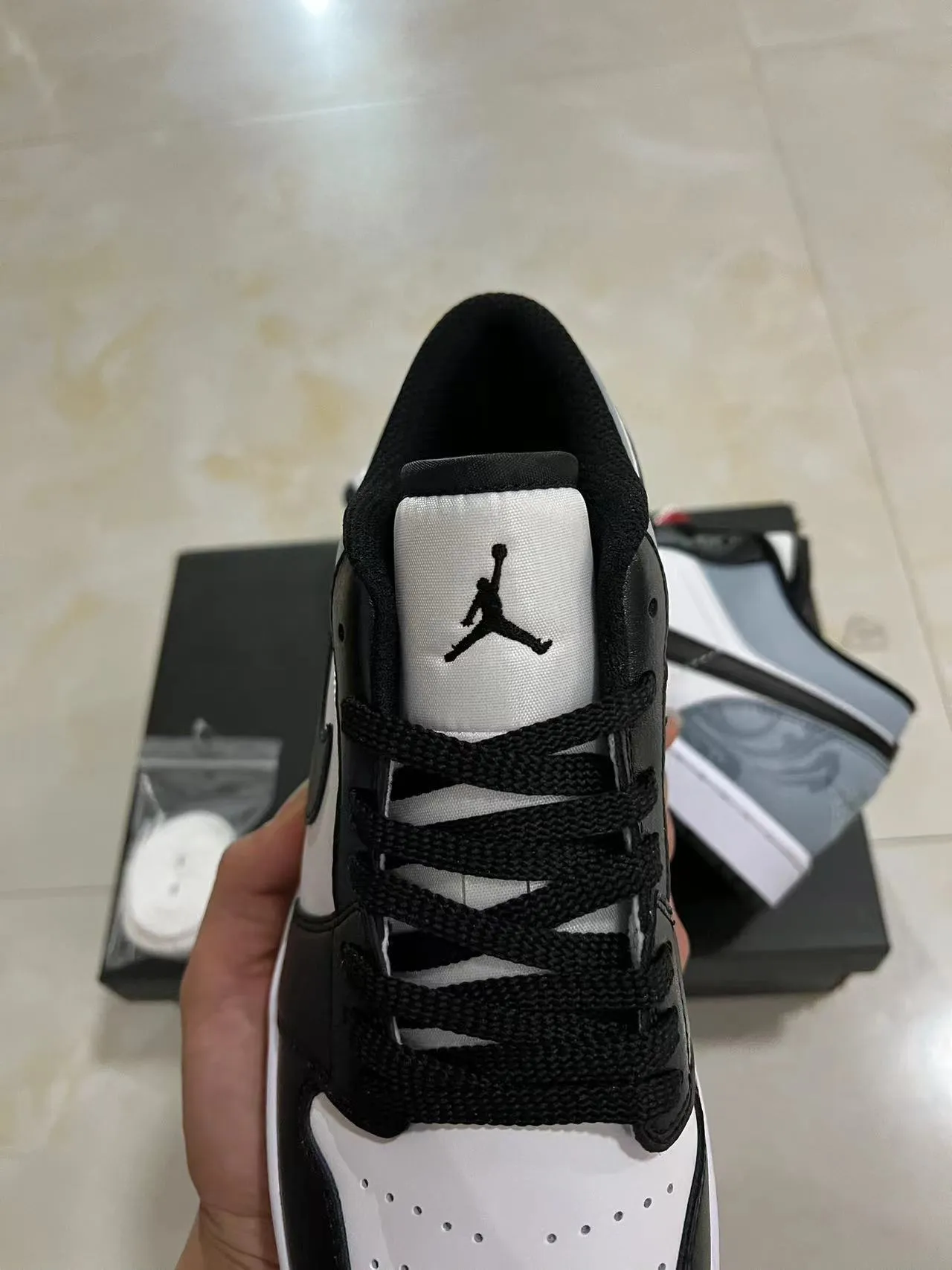 Nike White Gray Low-Top Silhouette Leather And Synthetic Upper Lifestyle Sneakers 4