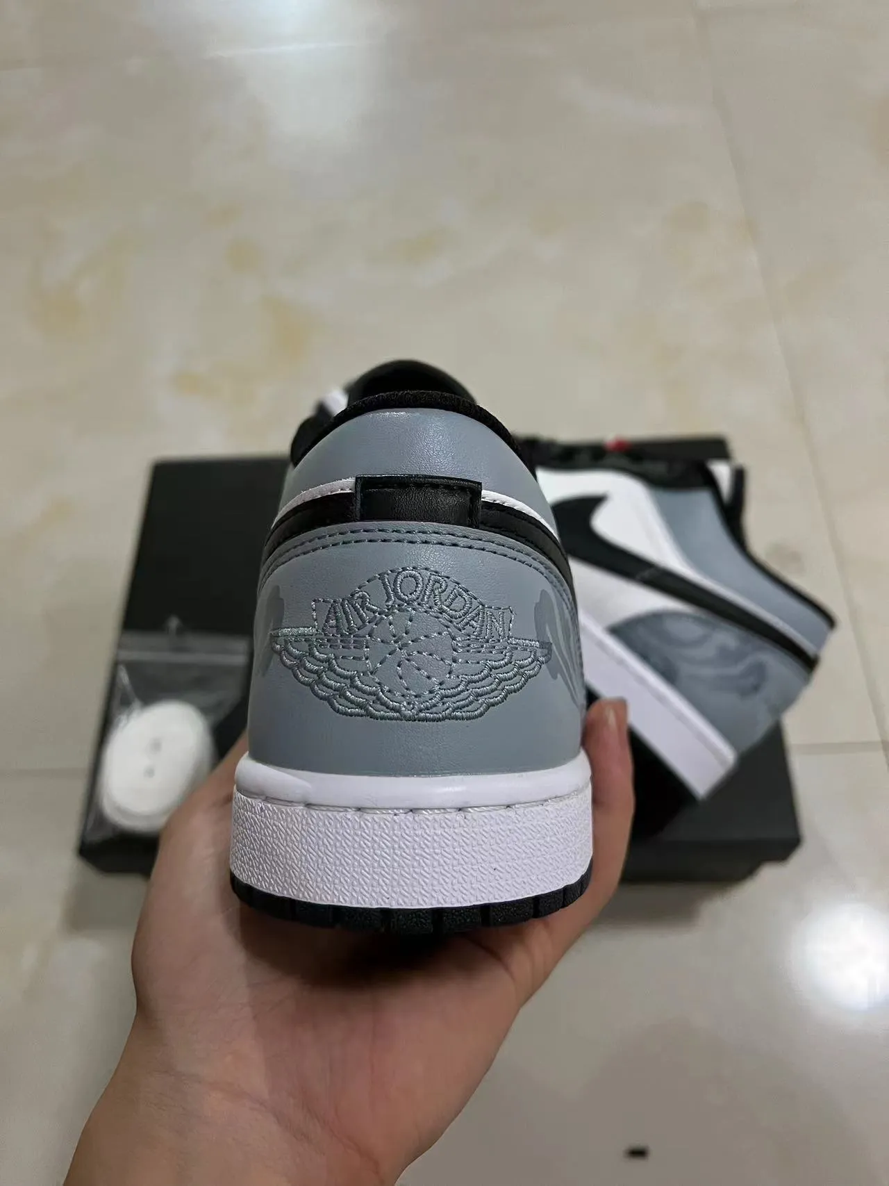 Nike White Gray Low-Top Silhouette Leather And Synthetic Upper Lifestyle Sneakers 8