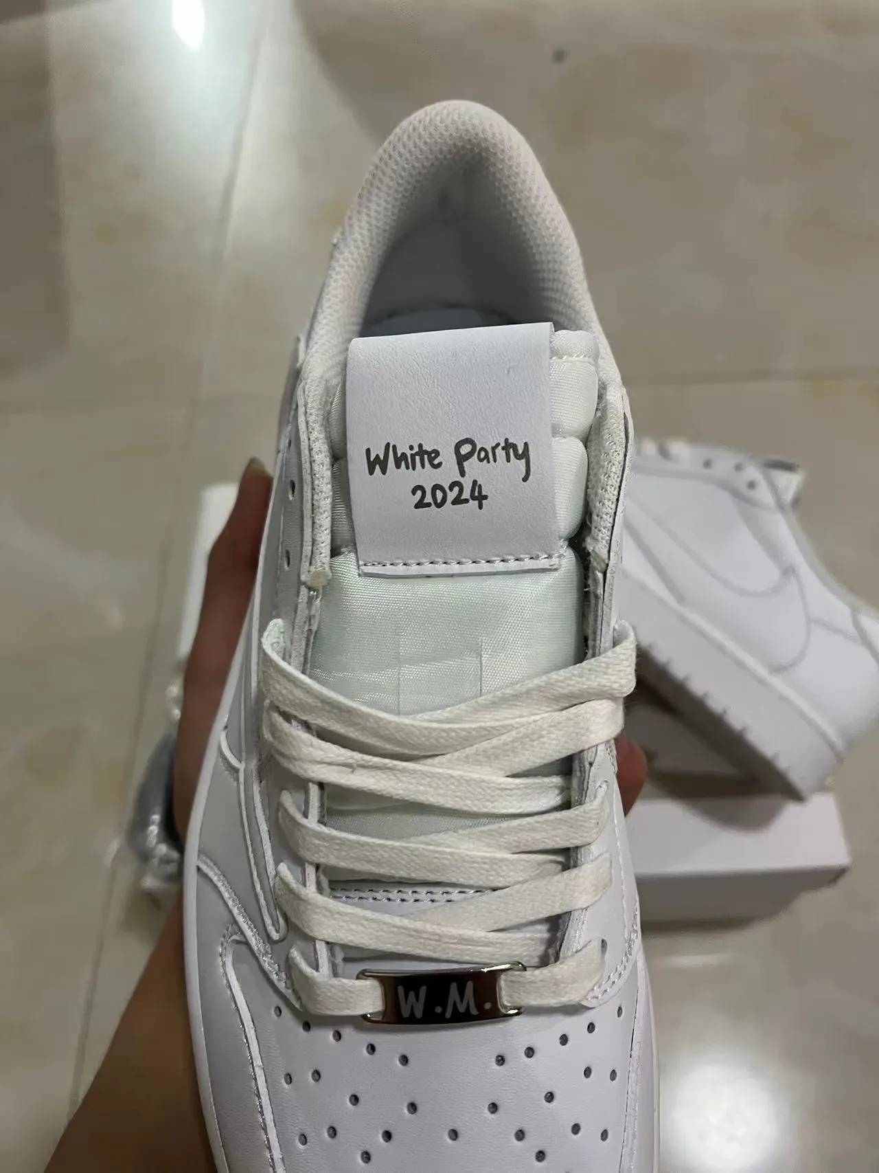 Nike White Low-Top Lifestyle Sneakers 4