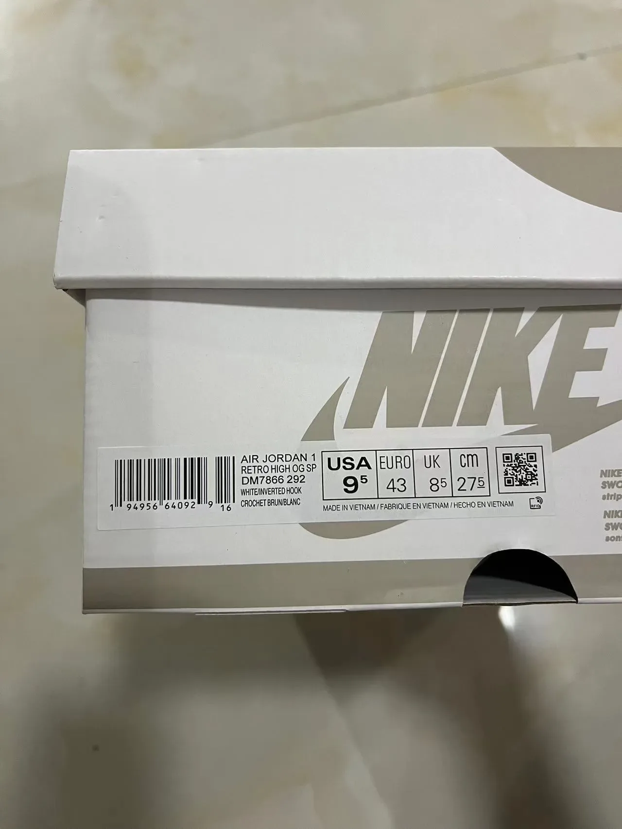 Nike White Low-Top Lifestyle Sneakers 10