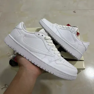 Nike White Monochrome Low-Top Silhouette Lifestyle Sneakers