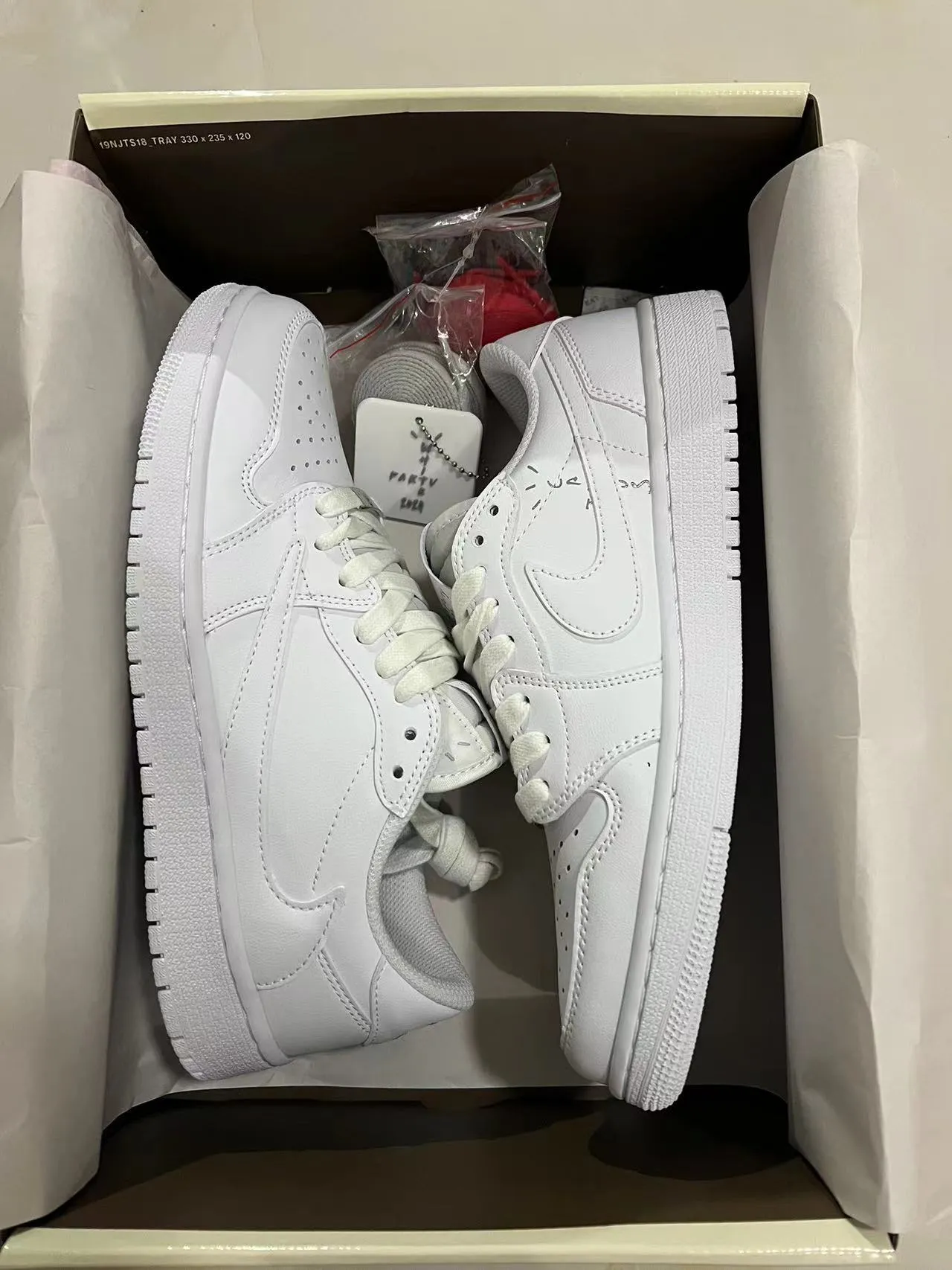 Nike White Monochrome Low-Top Silhouette Lifestyle Sneakers 9