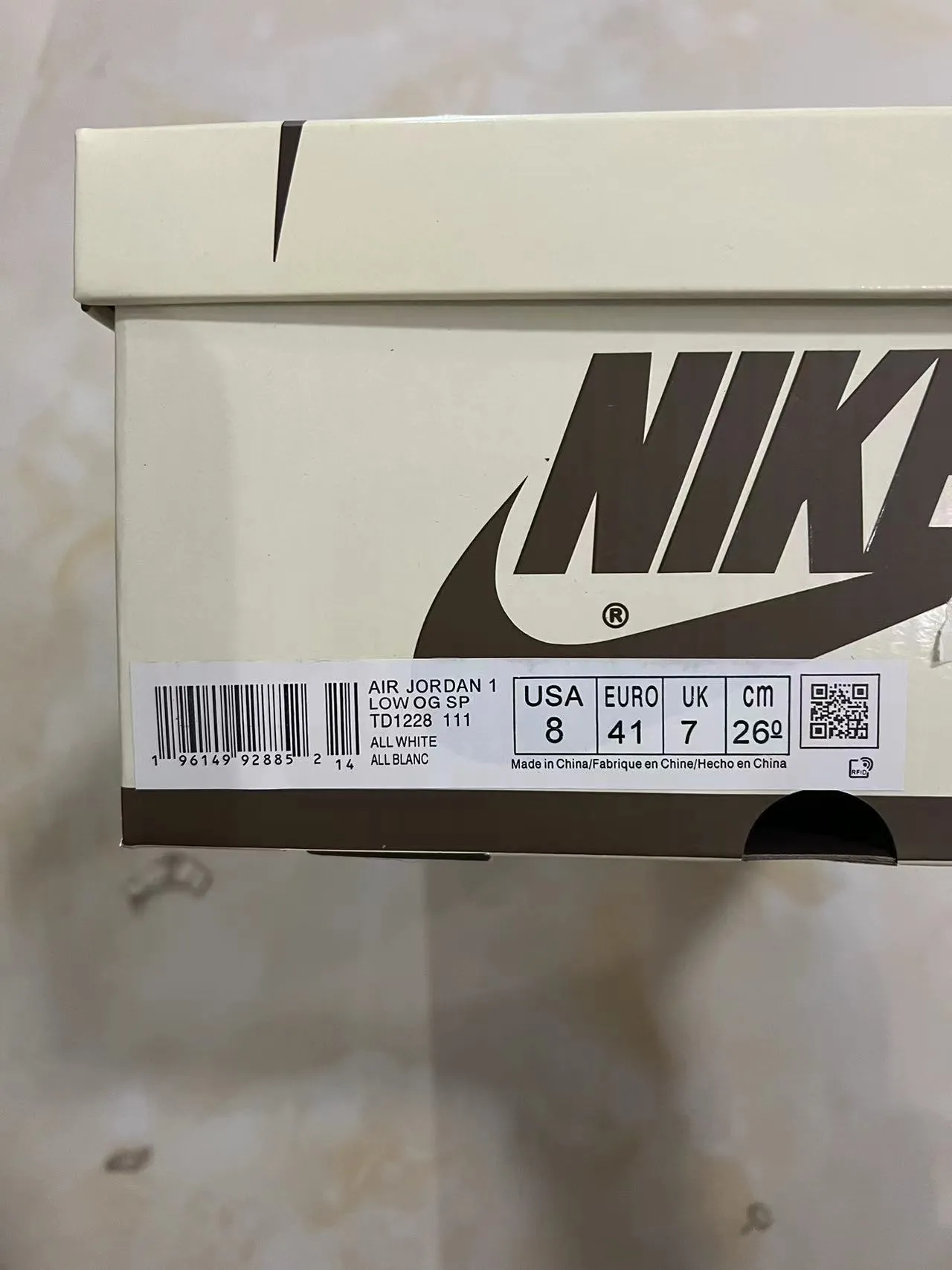 Nike White Monochrome Low-Top Silhouette Lifestyle Sneakers 10