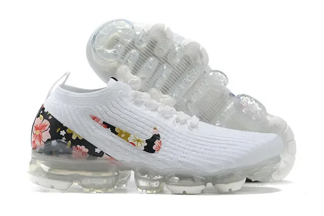 Nike White Multicolor Flyknit Upper Full-Length Visible Air Sole Lifestyle Sneakers 2