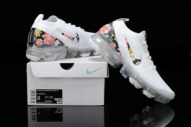 Nike White Multicolor Flyknit Upper Full-Length Visible Air Sole Lifestyle Sneakers 16