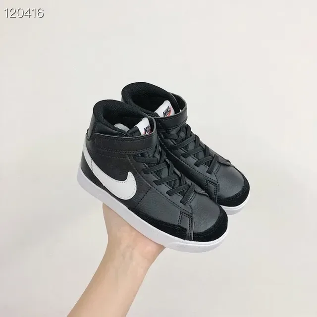 Nike White Multicolor Low-Top Padded Collar Lifestyle Sneakers 19