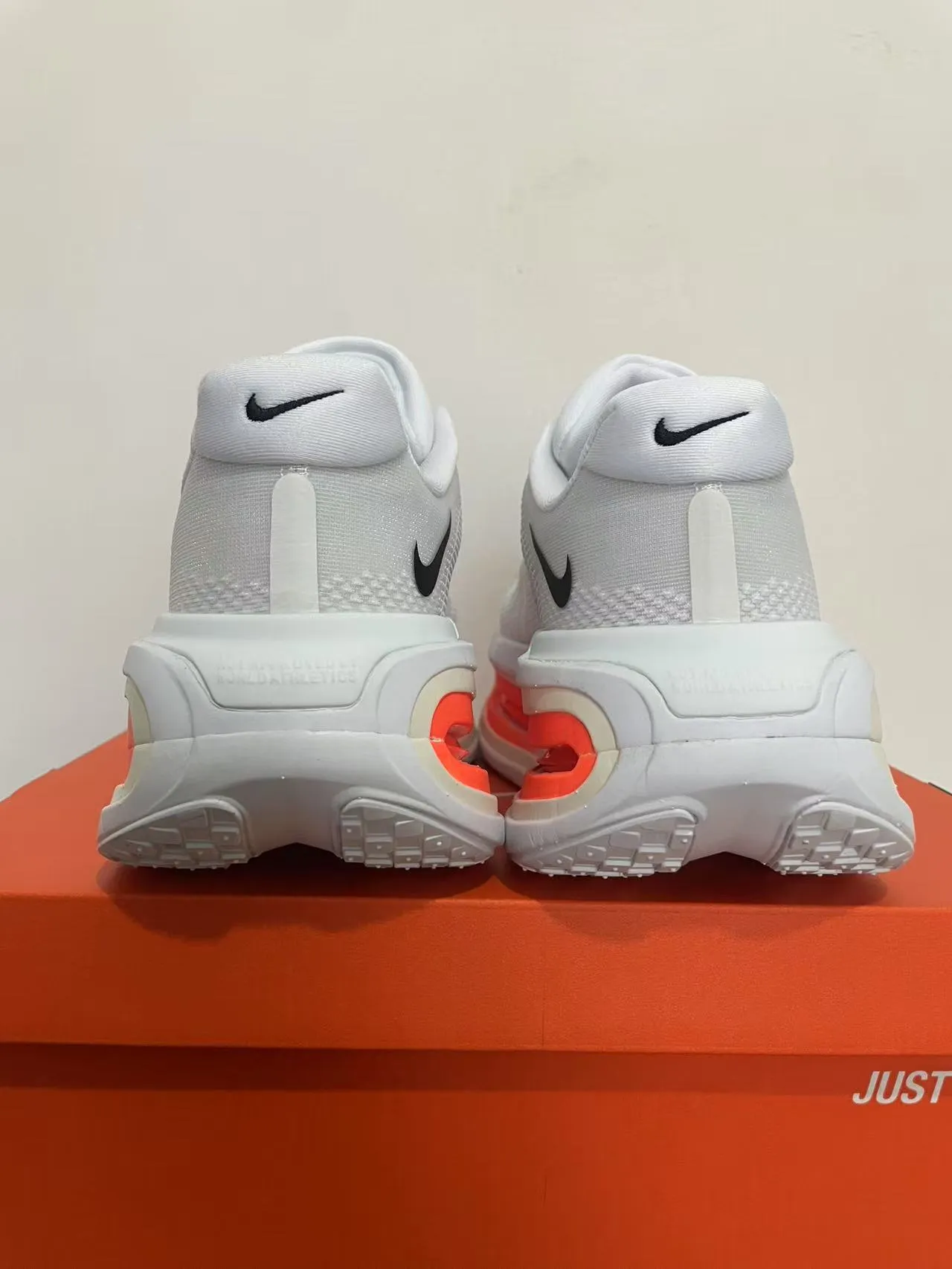 Nike White Orange Engineered Mesh Upper Full-Length Visible Air Zoom Unit Running Shoes 4