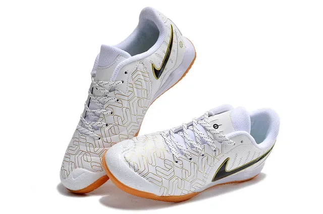 Nike Chaussures de soccer indoor low-top blanches et oranges en mesh synthétique 7