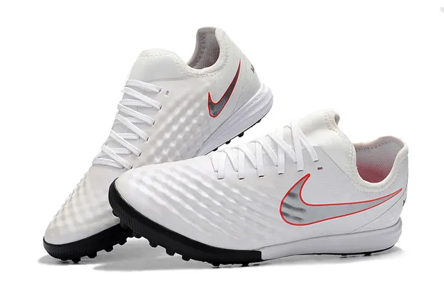 Nike sapatos de futebol para gramado sintético branco e laranja com upper sintético acolchoado e gola baixa 20