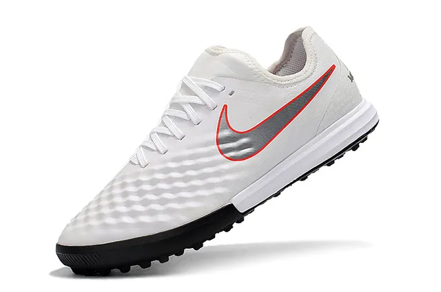 Nike sapatos de futebol para gramado sintético branco e laranja com upper sintético acolchoado e gola baixa 23