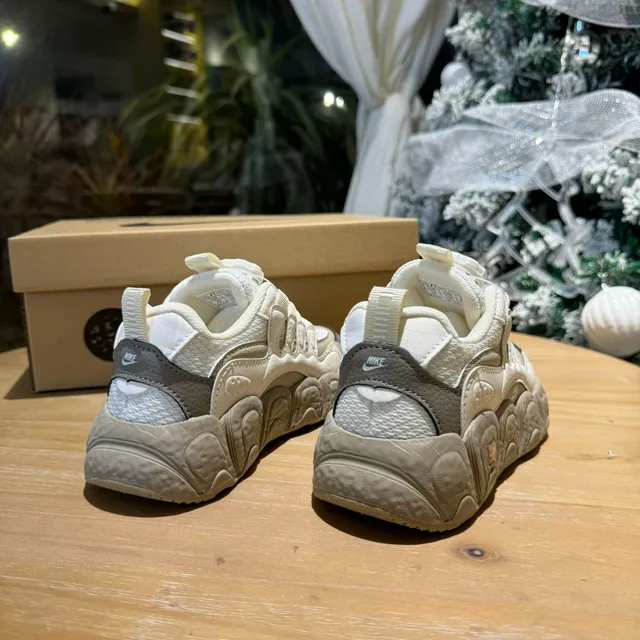 Nike White Pink Lock-Dial Closure Sculpted Chambered Midsole Chunky Sneakers 10