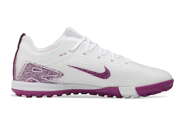 Nike Zapatillas de fútbol blancas y moradas con upper de knit y suela turf 7