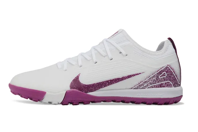 Nike Zapatillas de fútbol blancas y moradas con upper de knit y suela turf 8