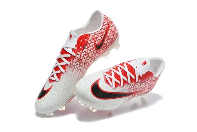 Nike Chaussures de football blanches et rouges, basses, upper Flyknit, surface ferme 2
