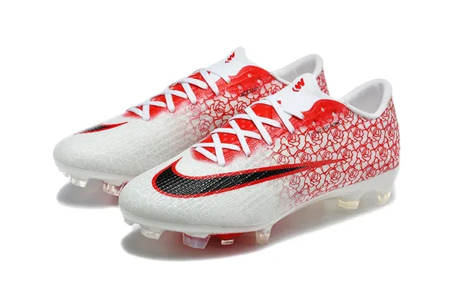 Nike Chaussures de football blanches et rouges, basses, upper Flyknit, surface ferme 8