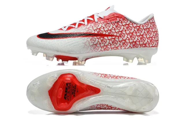 Nike Chaussures de football blanches et rouges, basses, upper Flyknit, surface ferme 9