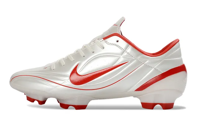 Nike White Red Low-Cut Synthetic Upper Molded Studs Firm-Ground Soccer Shoes 7