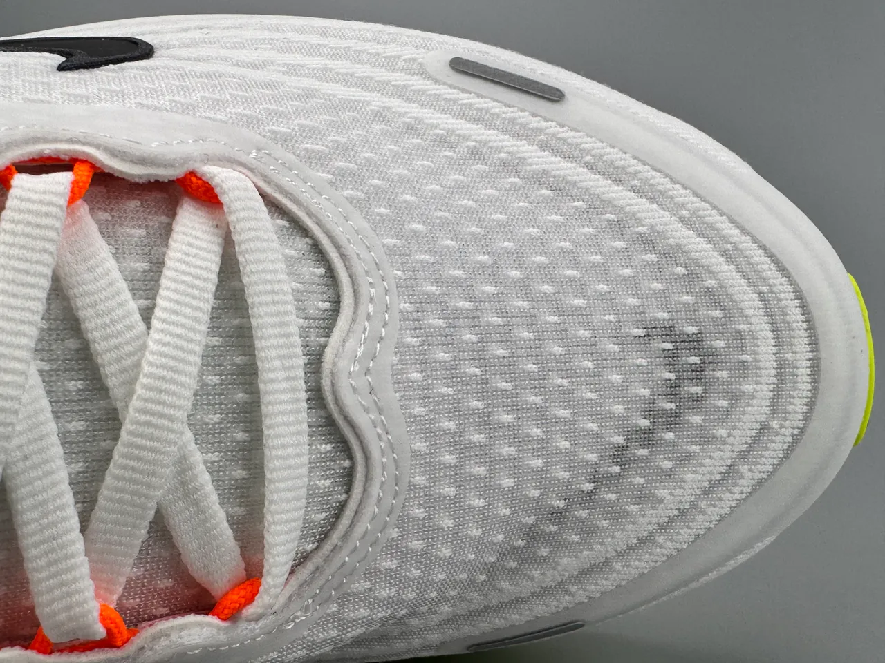 Nike White Yellow Engineered Mesh Upper Wave-Shaped ZoomX Midsole Running Shoes 2
